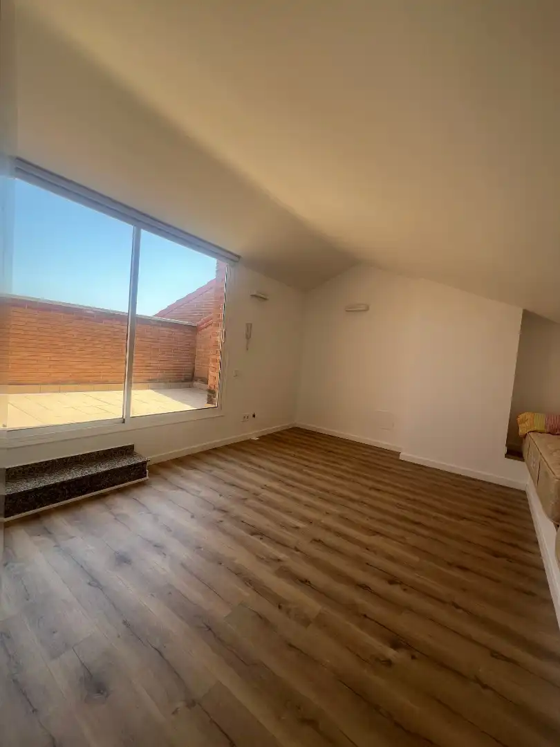 Schlafzimmer von Einfamilien-Reihenhaus zum Verkauf in Castellbisbal mit Heizung, Privatgarten und Parkett