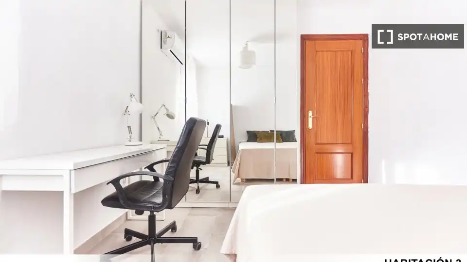 Room in Barrio León
