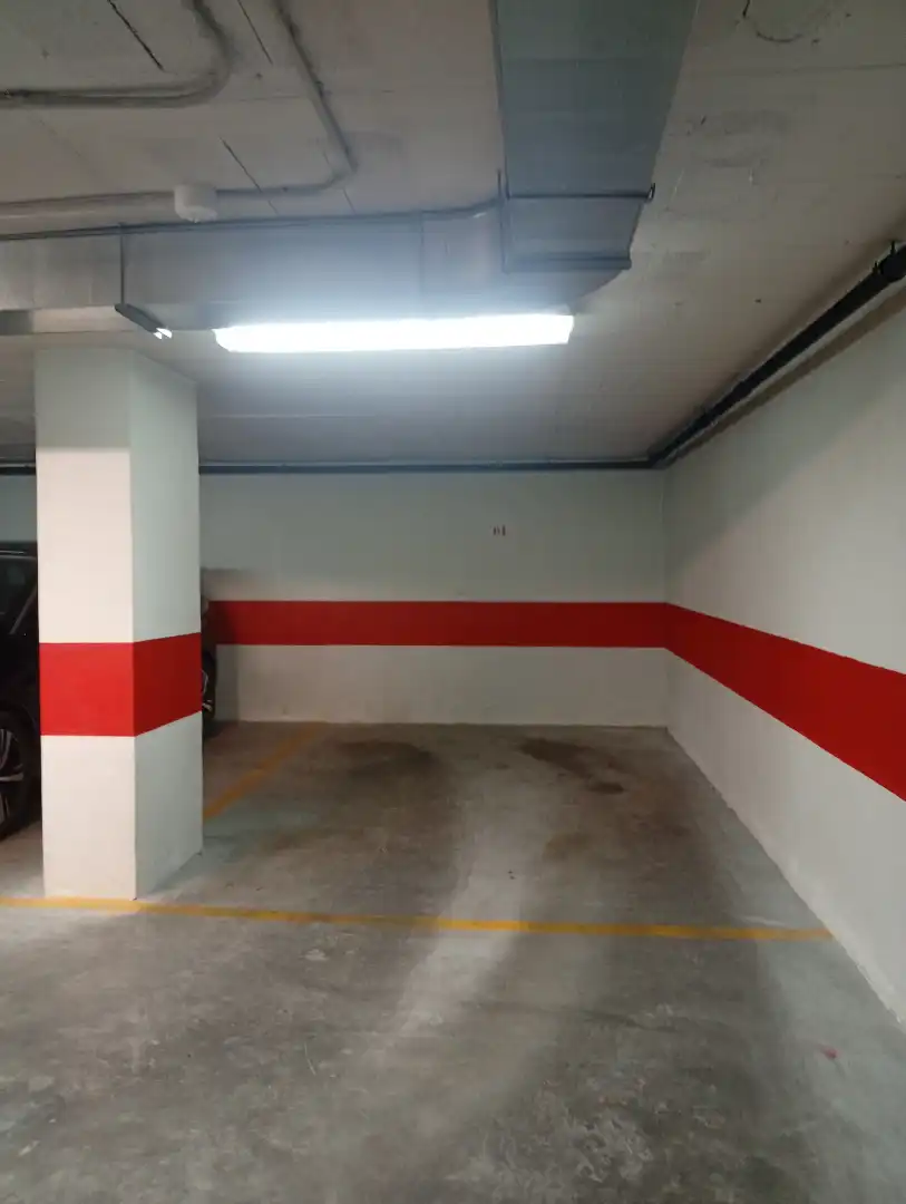 Parkplatz von Garage zur Miete in Granada