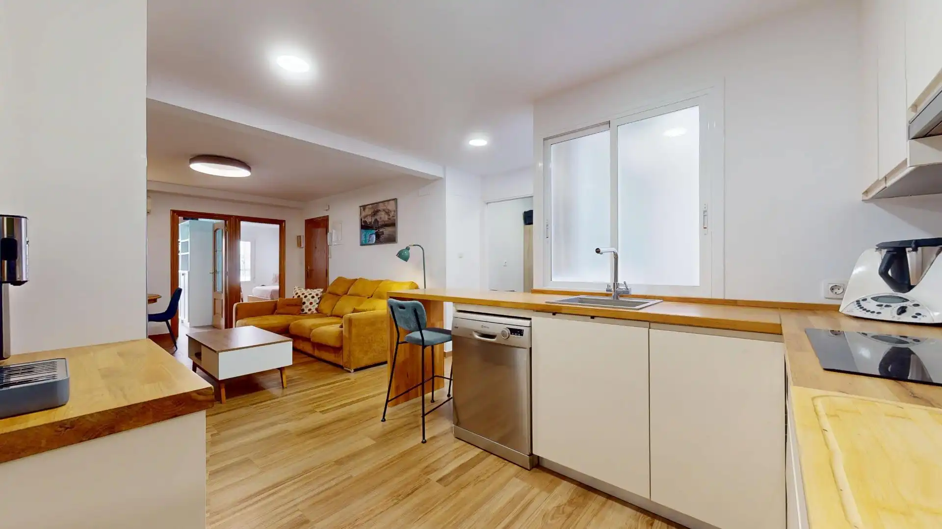 Kitchen of Flat for sale in Elche / Elx  with Air Conditioner and Balcony