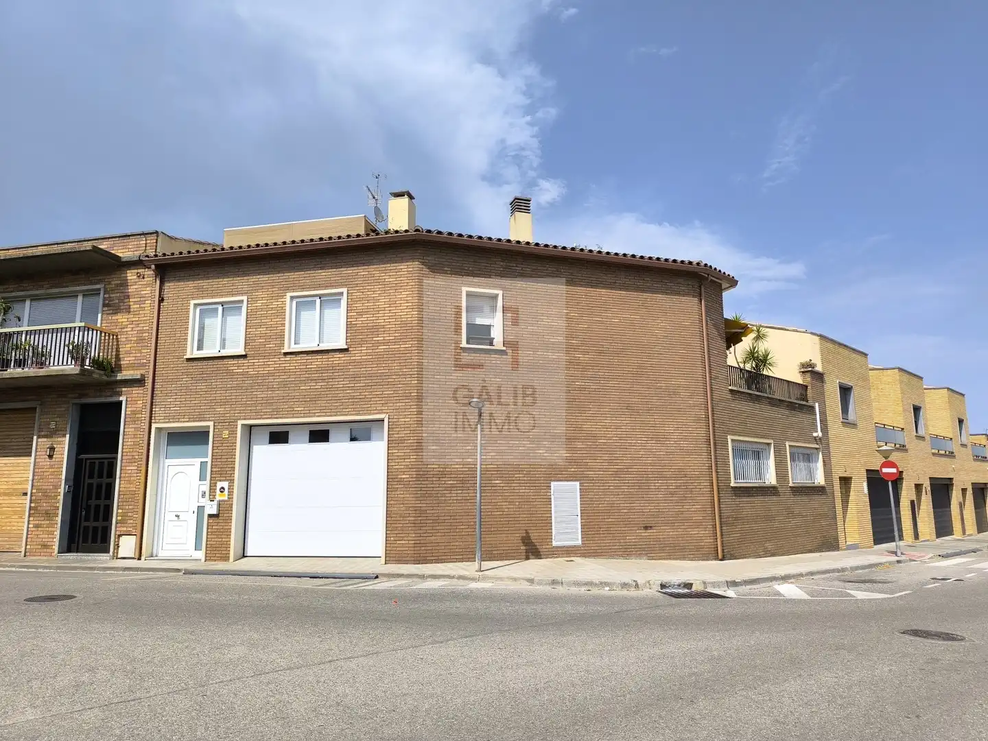 Vista exterior de Casa adosada en venda en Vilafant amb Aire condicionat, Calefacció i Terrassa