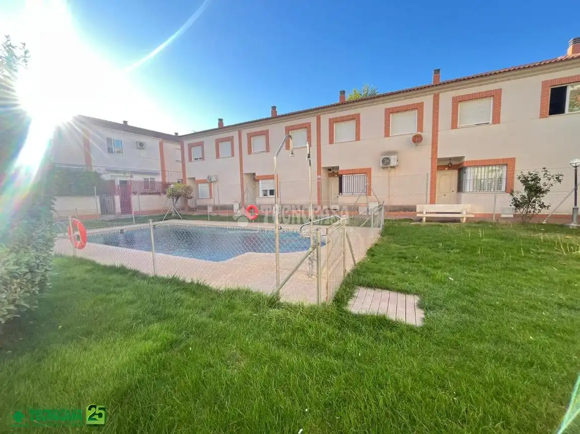 Exterior view of Flat for sale in Pozuelo de Calatrava  with Air Conditioner