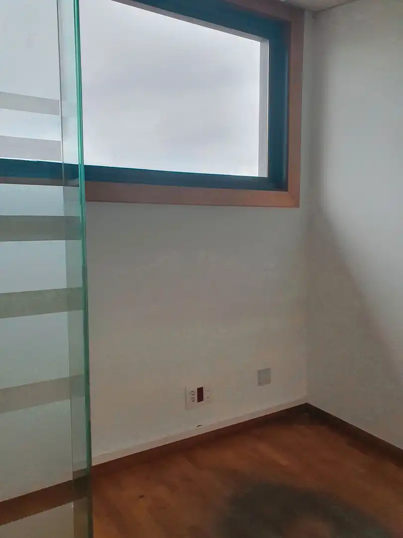 Badezimmer von Büro zur Miete in Vigo  mit Möbliert