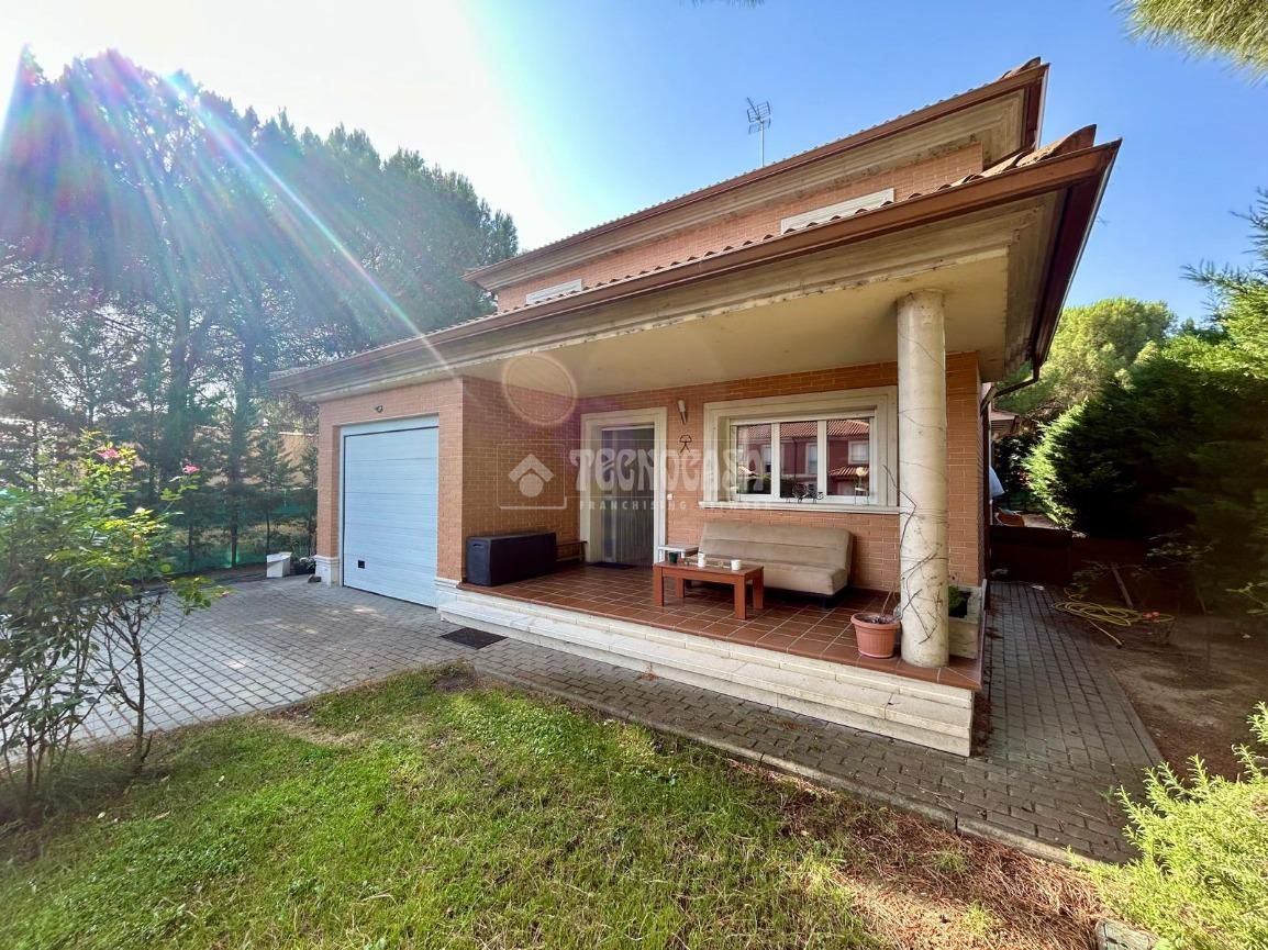 Casa o xalet en venda a C. Cardiel, Aldeamayor de San Martín