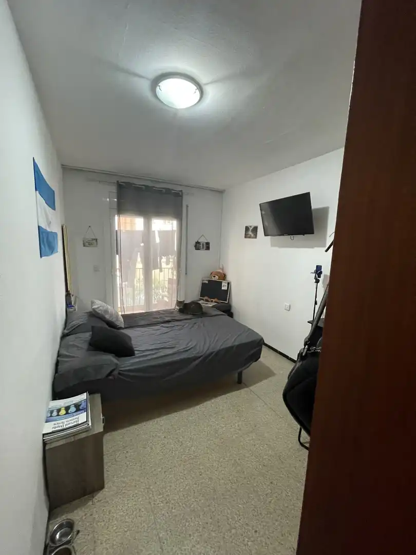 Dormitori de Pis en venda en Girona amb Calefacció i Balcó
