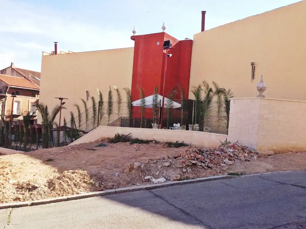 Außenansicht von Gebäude zur Miete in Yunquera de Henares