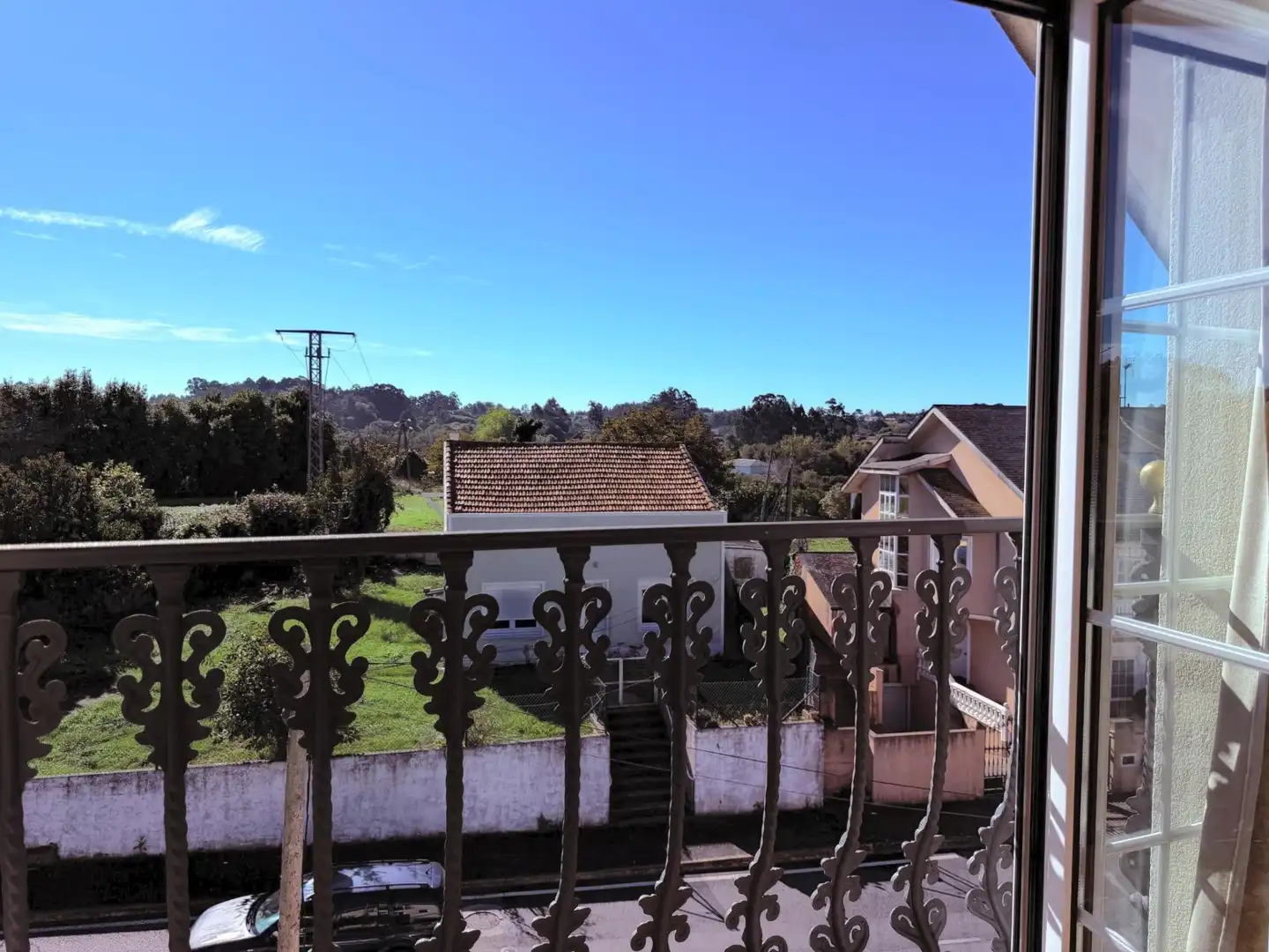 Vista exterior de Casa o xalet en venda en Oleiros amb Calefacció, Jardí privat i Terrassa
