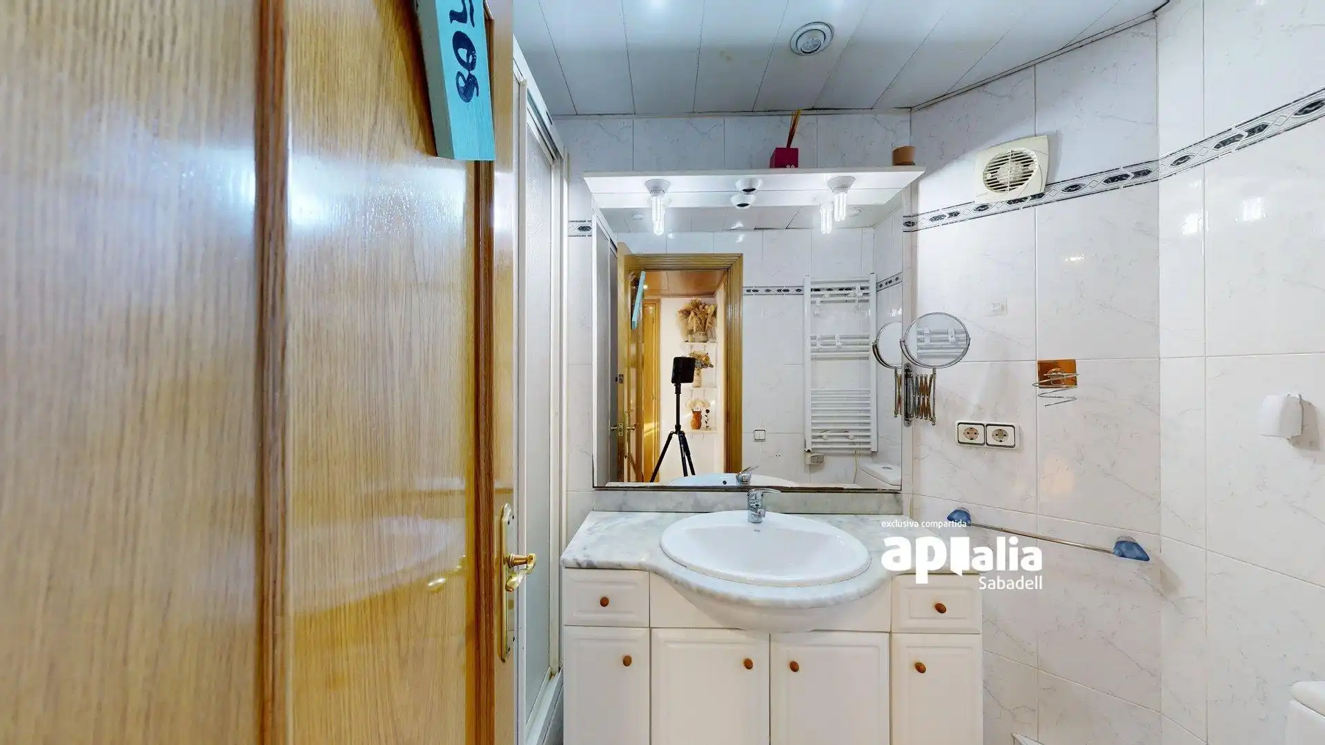 Badezimmer von Wohnung zum Verkauf in Barberà del Vallès mit Klimaanlage, Heizung und Balkon