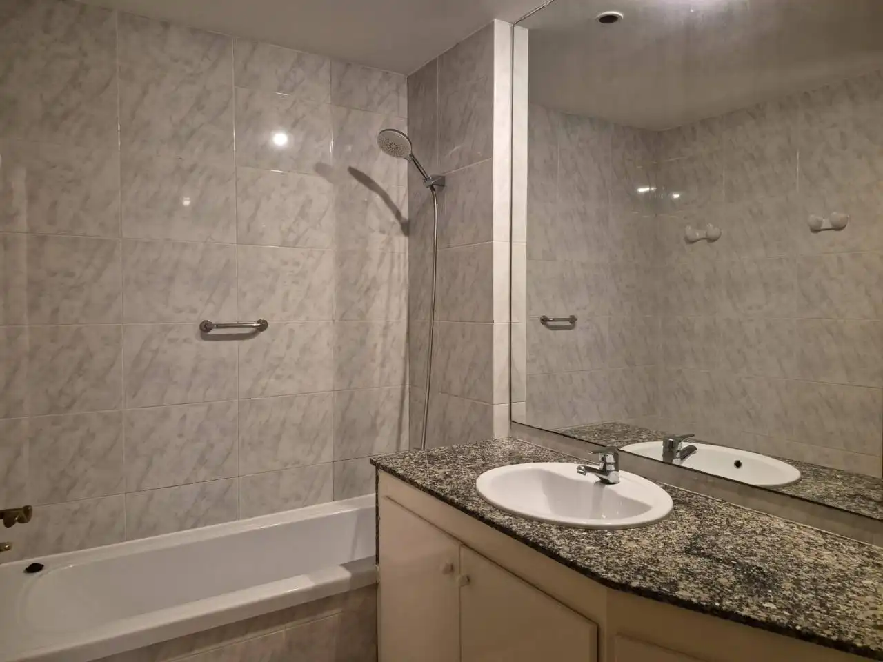 Appartamento con ascensore in affitto a Avenida lluis companys, imagen 15