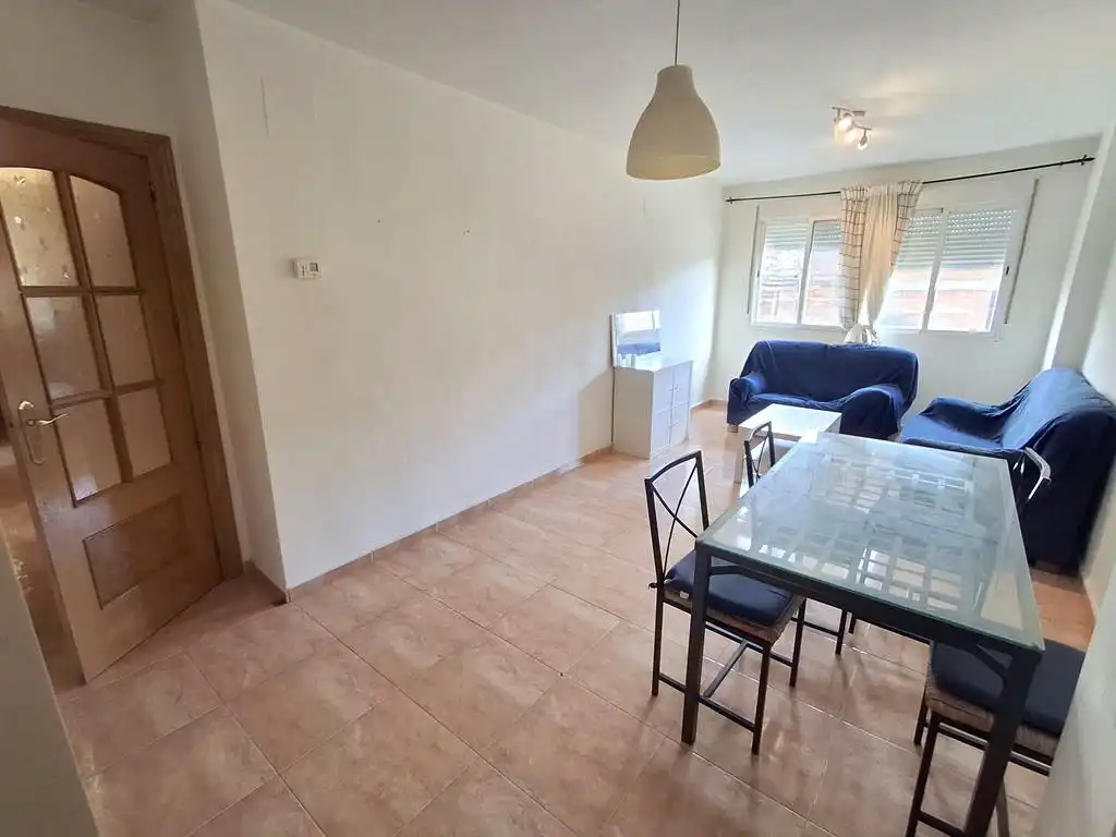 Sala de estar de Piso en venta en La Roda con Calefacción, Trastero y Balcón