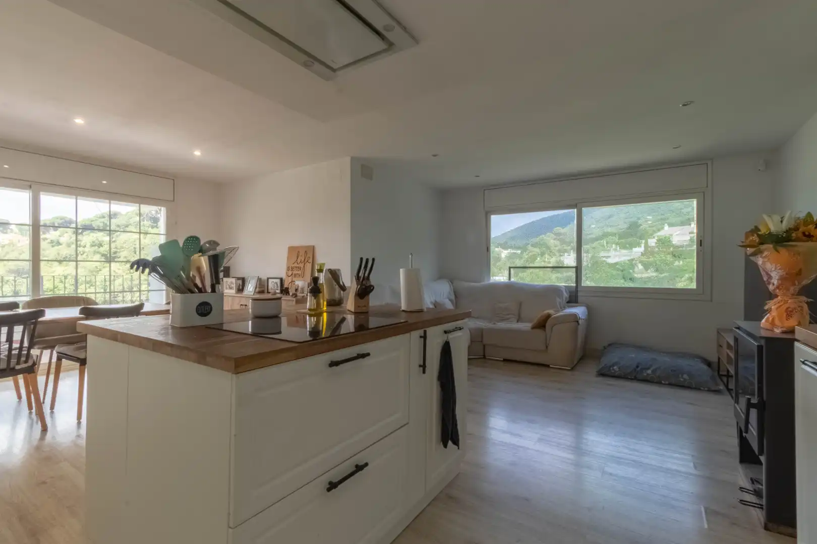 Cuina de Casa o xalet en venda en Sant Cebrià de Vallalta amb Aire condicionat, Calefacció i Jardí privat