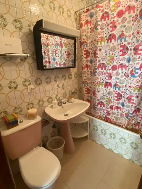 Baño de Piso de alquiler en Salamanca con Calefacción, Parquet y Amueblado