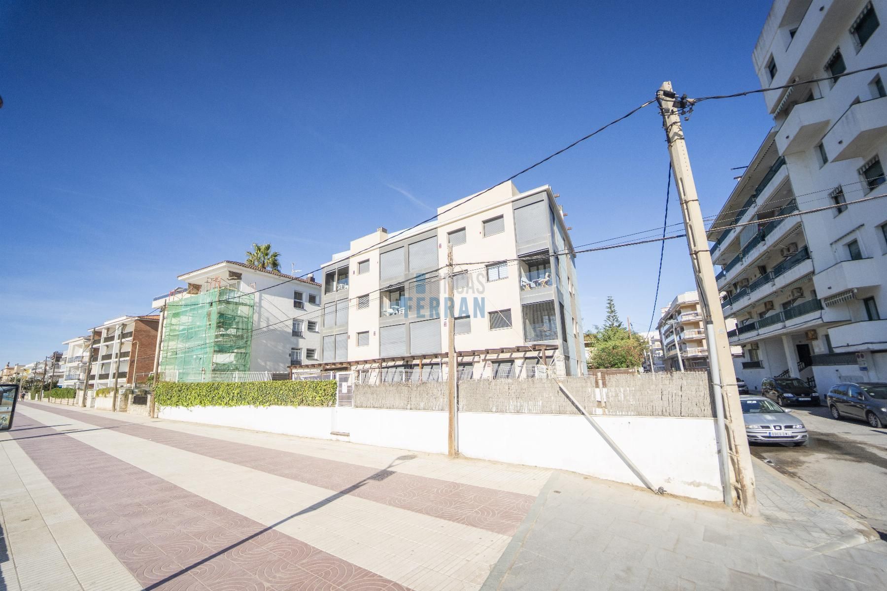 Exterior view of Apartment for sale in El Vendrell  with Air Conditioner, Terrace and Furnished