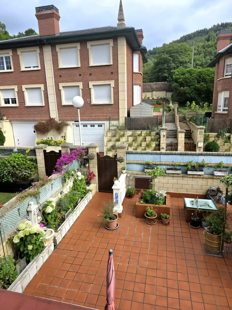 Terraza de Casa adosada en venta en Castro-Urdiales con Calefacción, Jardín privado y Terraza