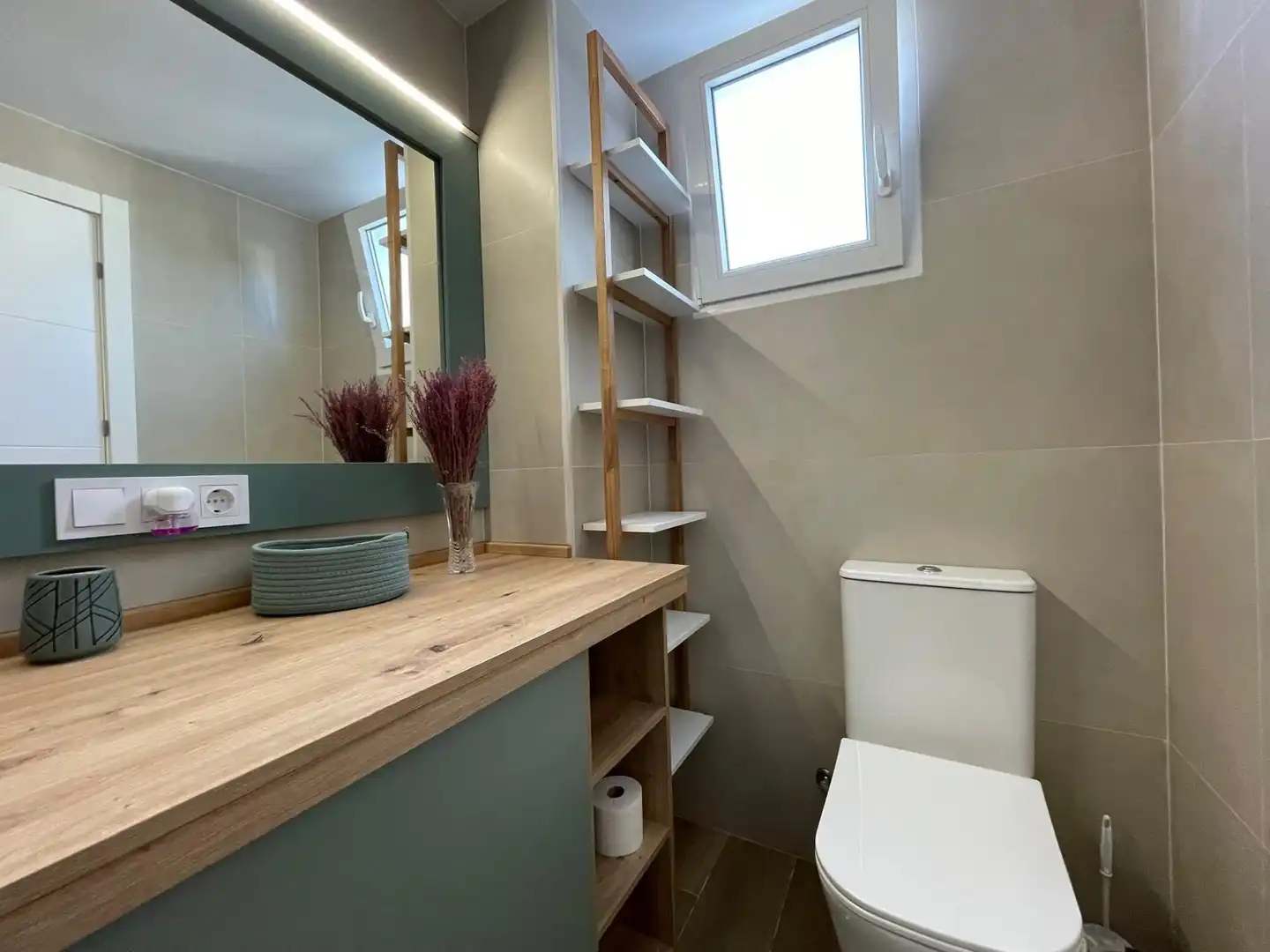 Baño de Apartamento de alquiler en El Portil con Calefacción, Jardín privado y Terraza