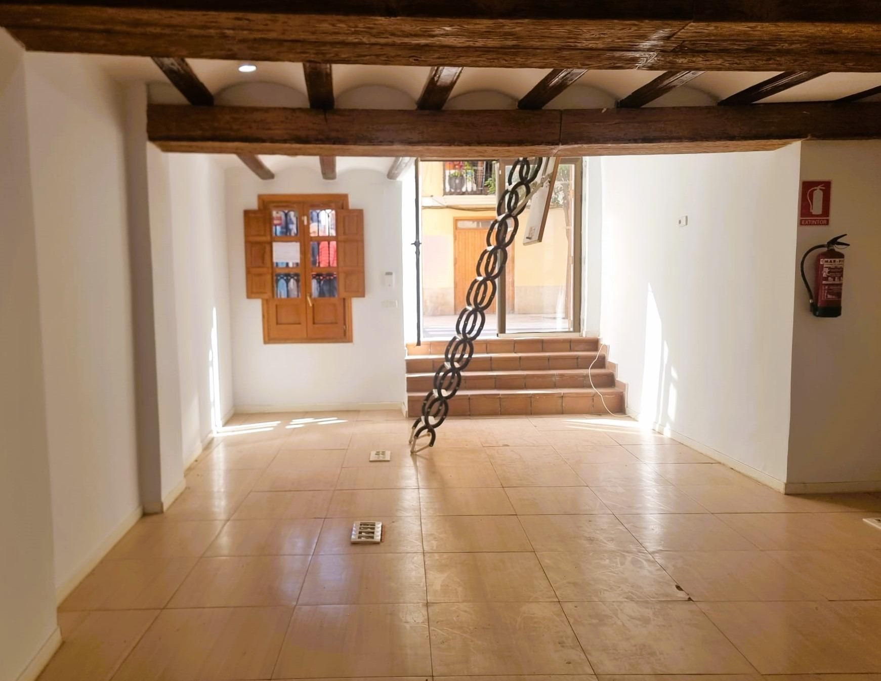 Study for sale in  Valencia Capital  with Air Conditioner, Heating and Storage room