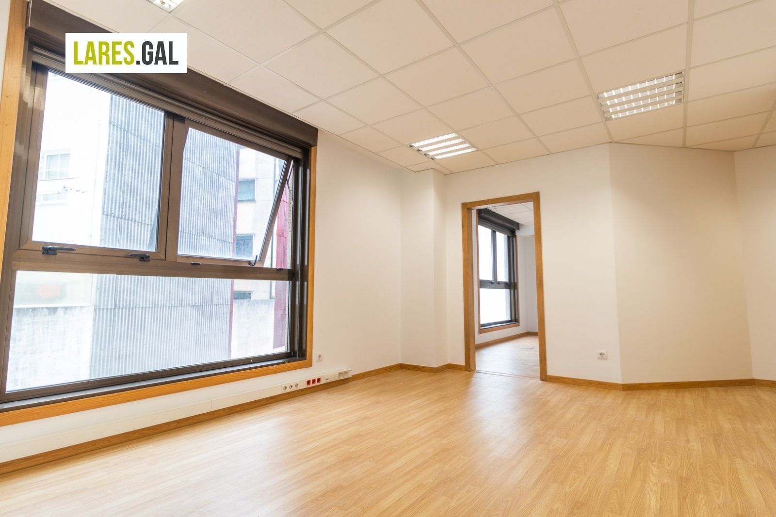 Office for sale in Cangas 