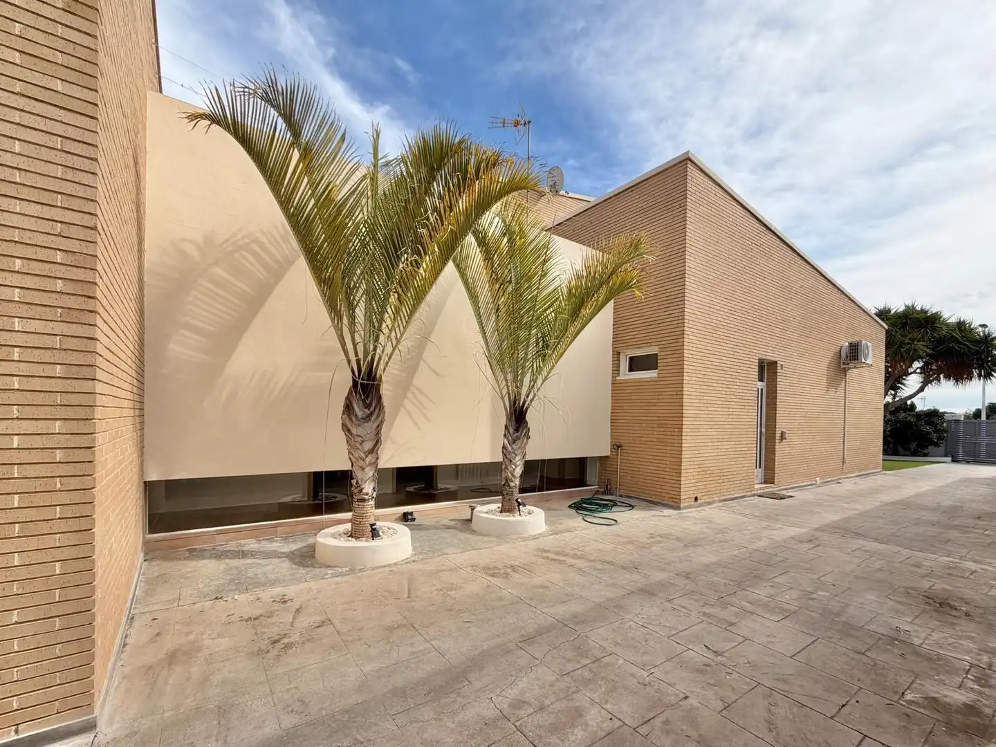 Vista exterior de Casa o chalet en venta en Elche / Elx con Aire acondicionado, Jardín privado y Terraza