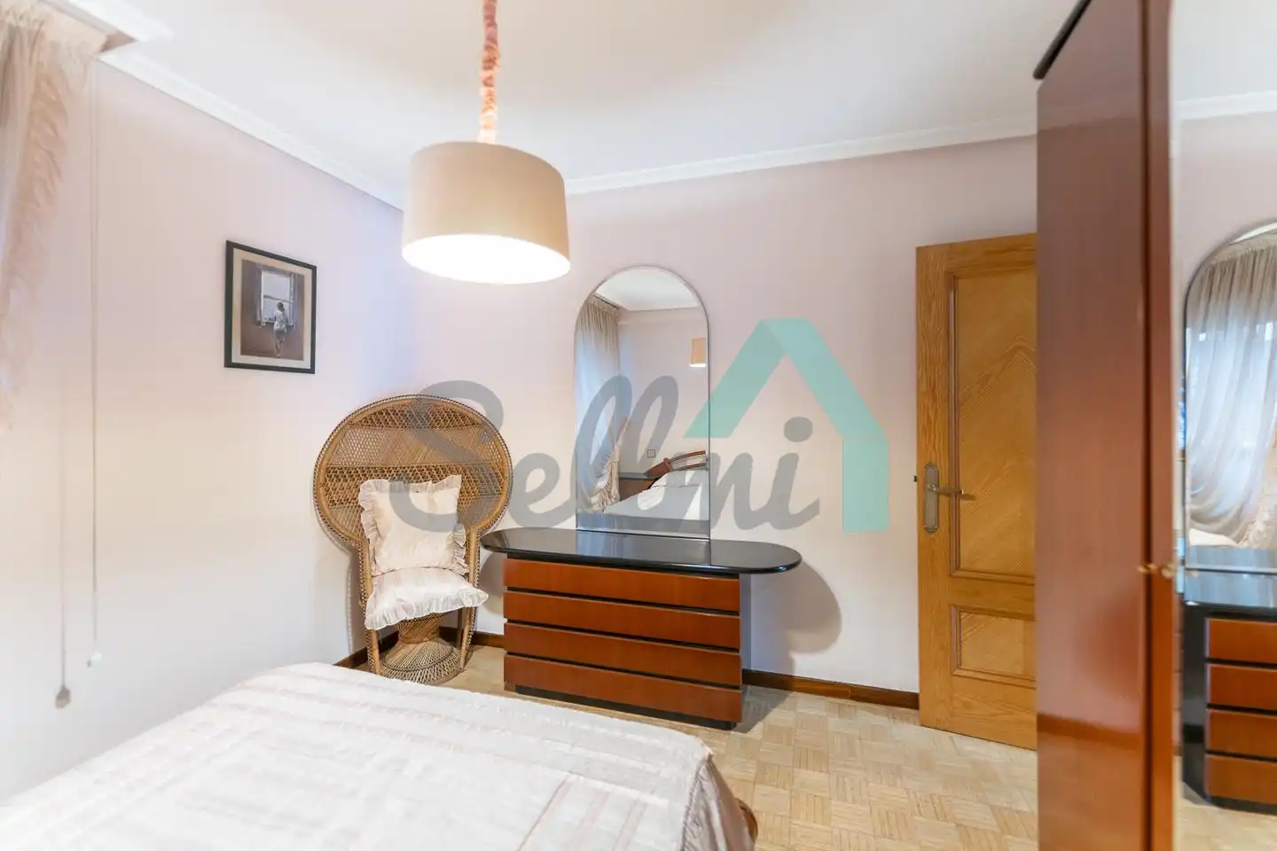 Habitación de Piso de alquiler en Oviedo  con Calefacción, Parquet y Terraza