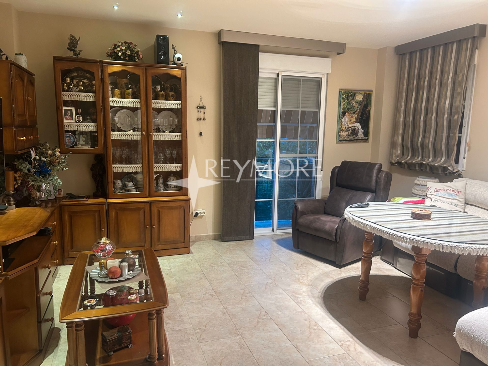 Sala d'estar de Pis en venda en  Córdoba Capital amb Aire condicionat, Calefacció i Jardí privat