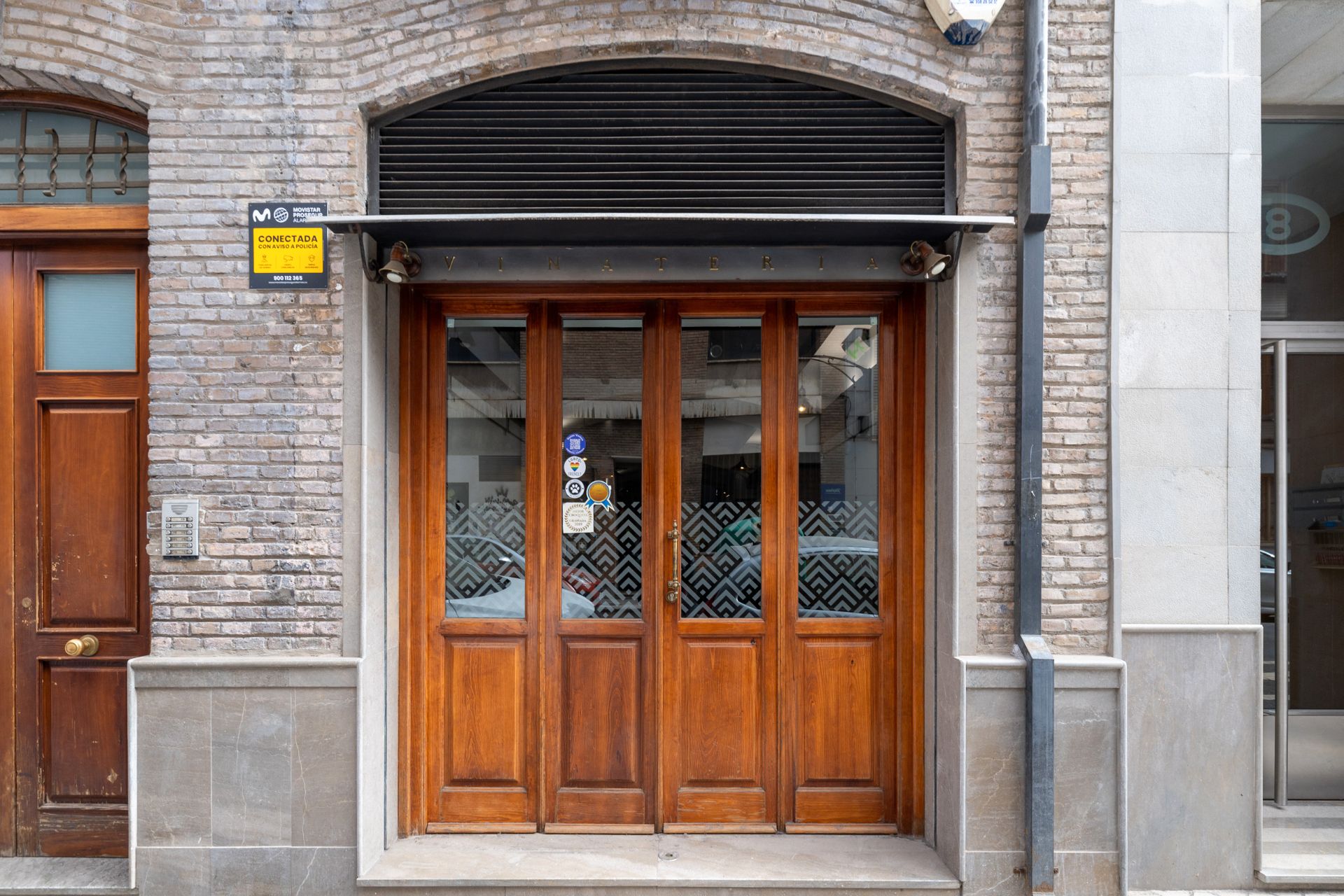 Vista exterior de Local de alquiler en  Granada Capital con Aire acondicionado, Calefacción y Amueblado