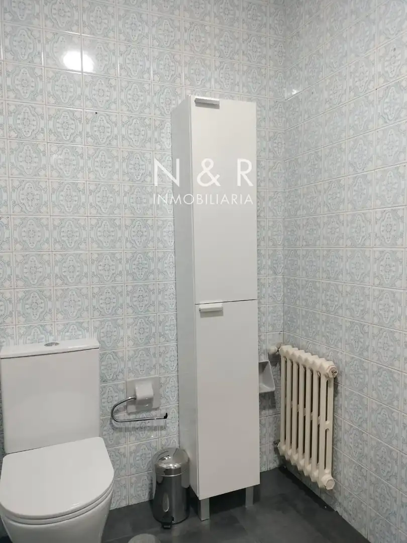 Bathroom of Flat for rent in Santiago de Compostela   with Heating and Furnished