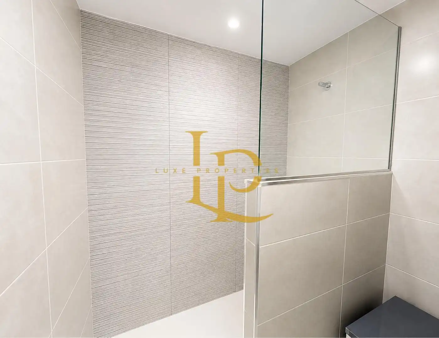 Bathroom of Attic for sale in Rubí  with Air Conditioner, Heating and Terrace