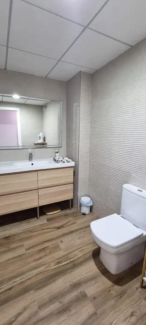 Badezimmer von Maisonette zum Verkauf in Elche / Elx mit Klimaanlage, Terrasse und Möbliert