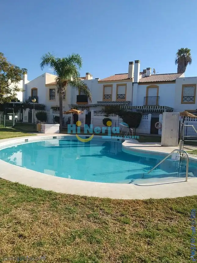 Swimming pool of Houses for sale in Vélez-Málaga  with Air Conditioner, Heating and Terrace