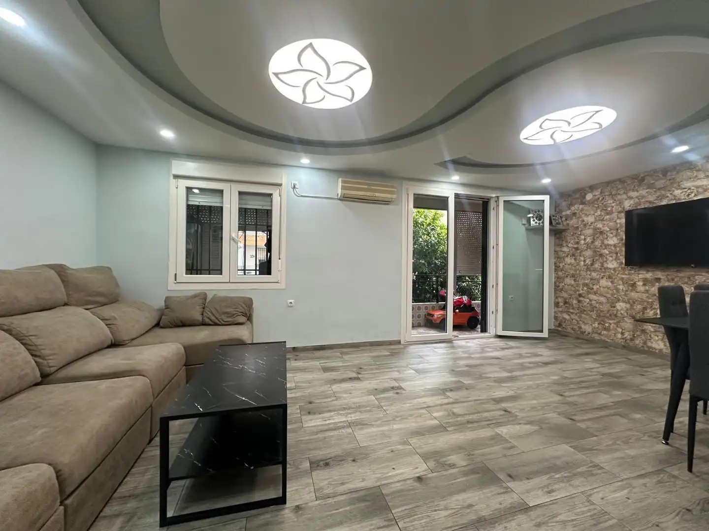 Flat for sale in Sevilla  with Air Conditioner and Furnished