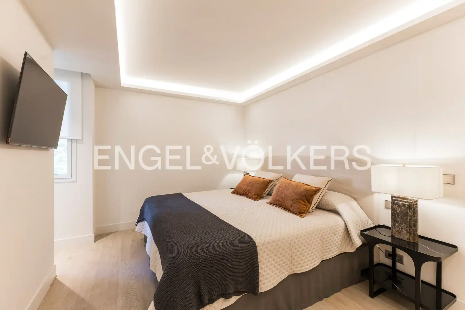 Schlafzimmer von Wohnung zur Miete in Madrid mit Klimaanlage, Heizung und Terrasse