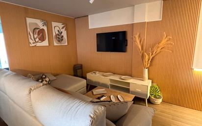 Living room of Flat for sale in  Granada Capital  with Air Conditioner, Heating and Terrace