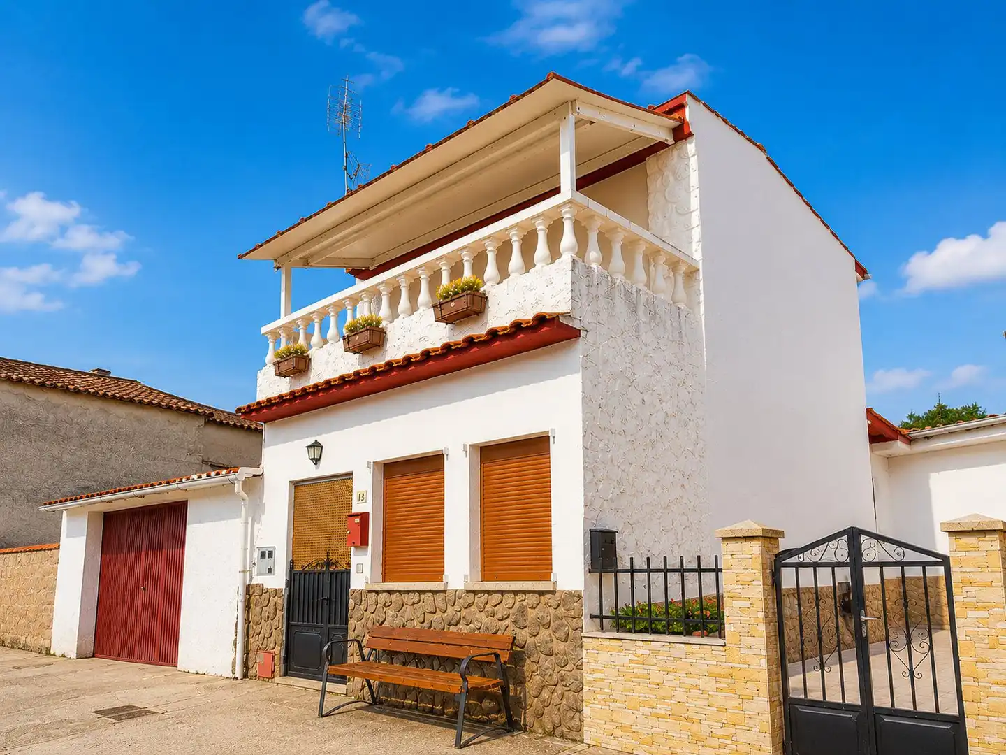 Exterior view of Houses for sale in Peralejos de Abajo  with Heating, Terrace and Furnished