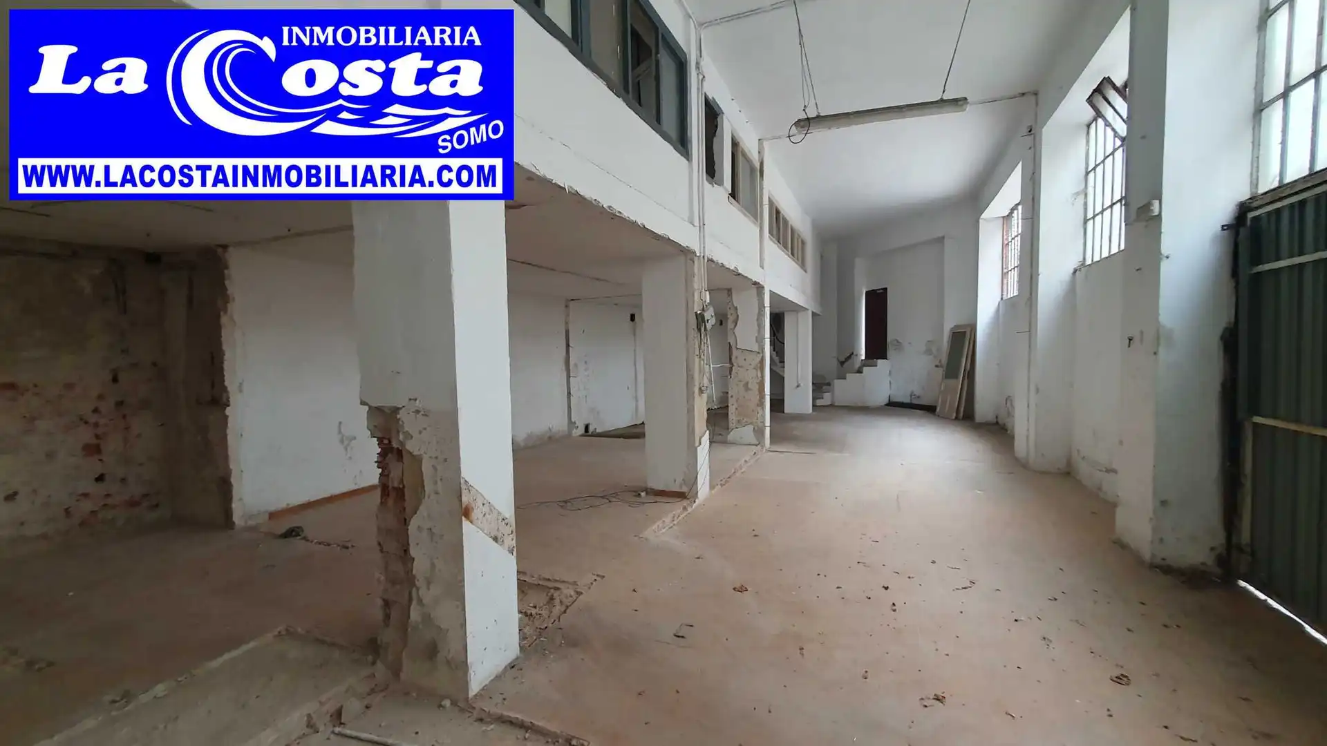 Local en venda en Santander