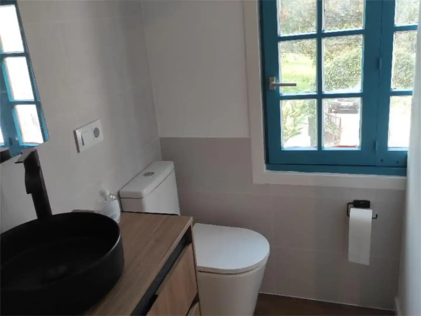 Bathroom of Study for rent in Oleiros  with Private garden, Parquet flooring and Furnished