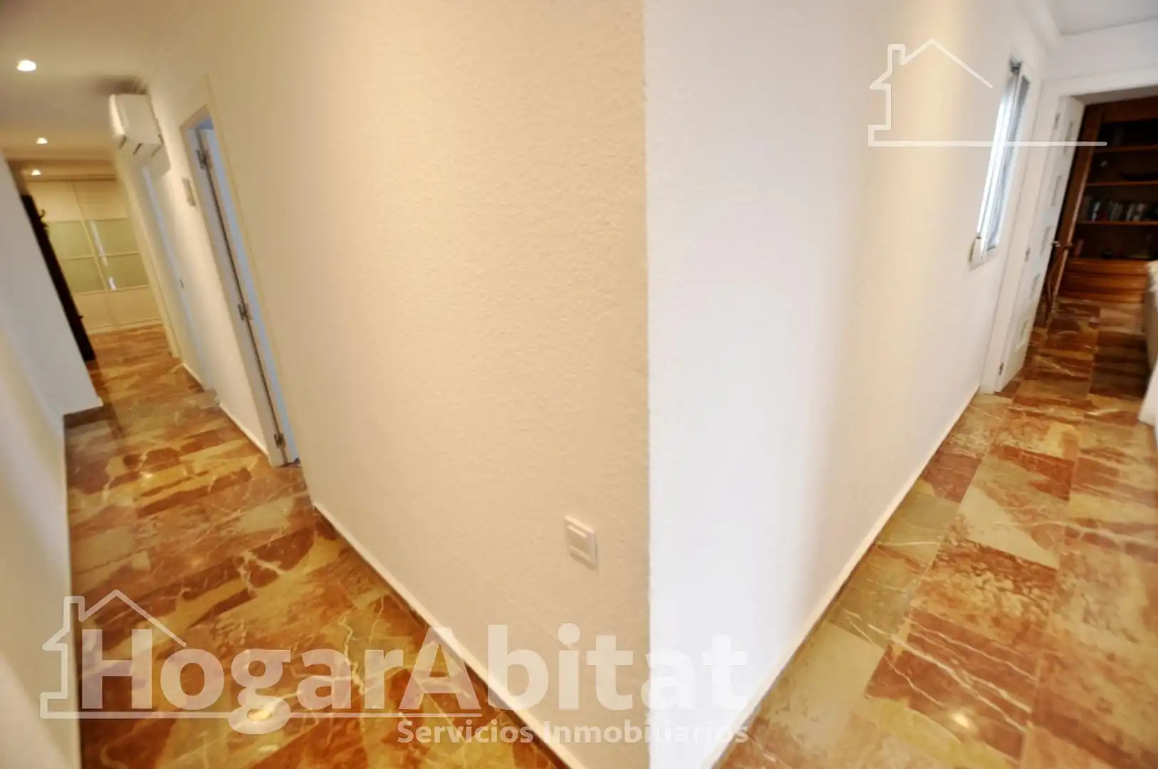 Flat for sale in Valencia  with Air Conditioner, Furnished and Balcony