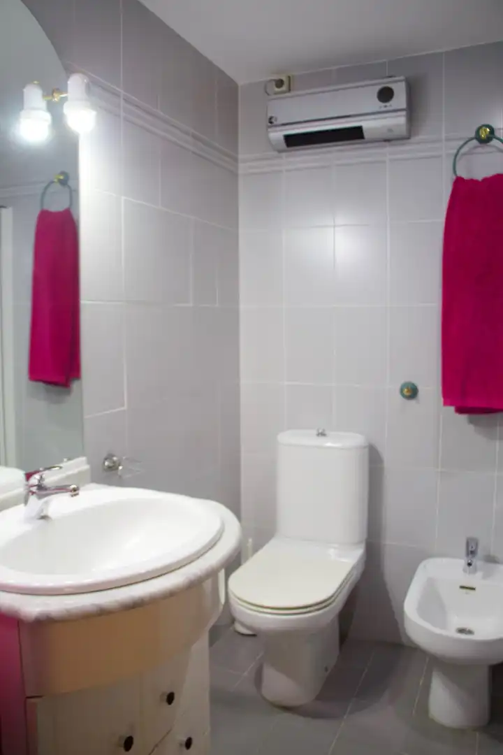 Badezimmer von Wohnung zur Miete in Moncada mit Klimaanlage, Möbliert und Balkon