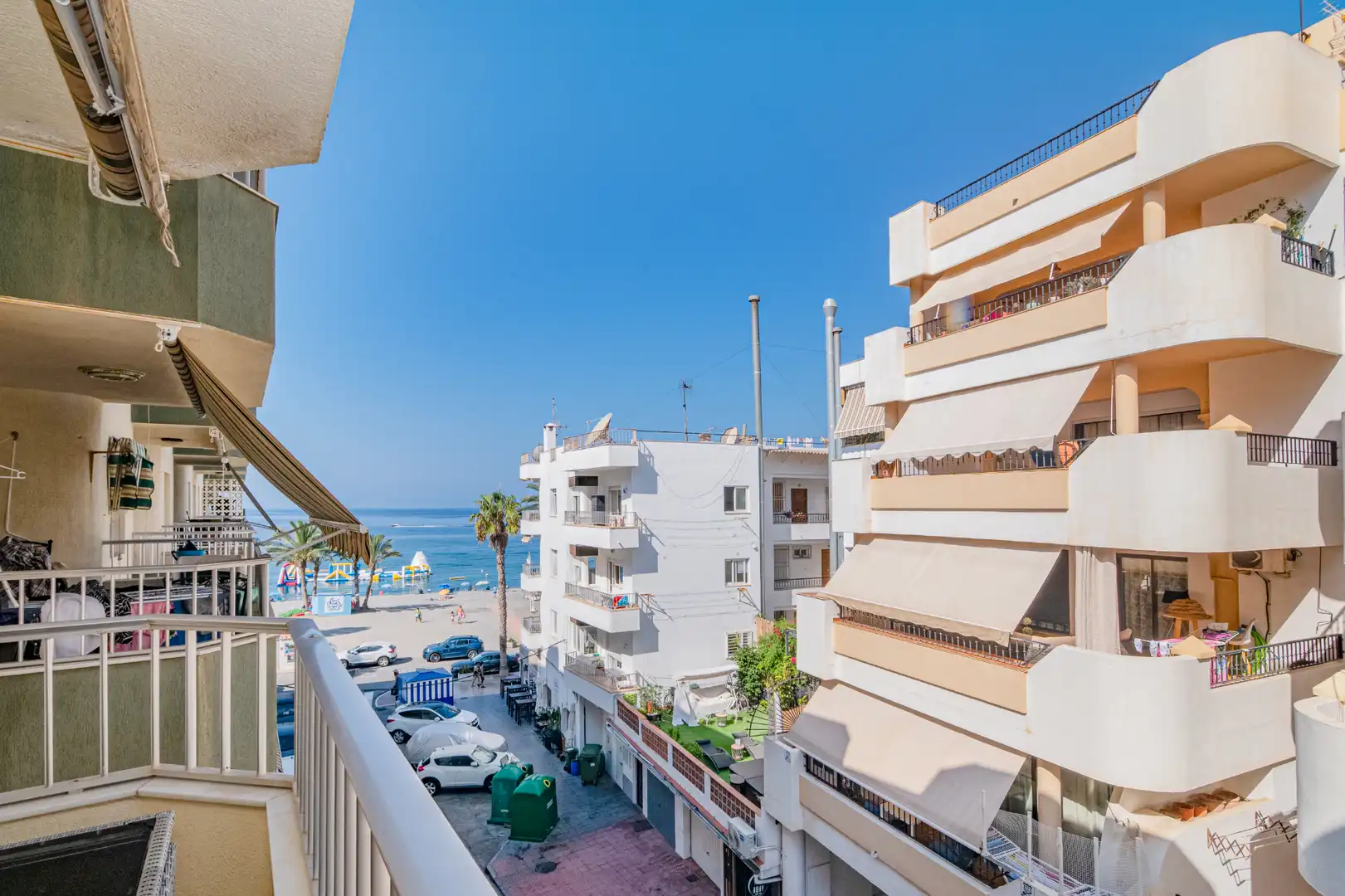 Außenansicht von Wohnung zur Miete in Almuñécar mit Klimaanlage, Heizung und Terrasse