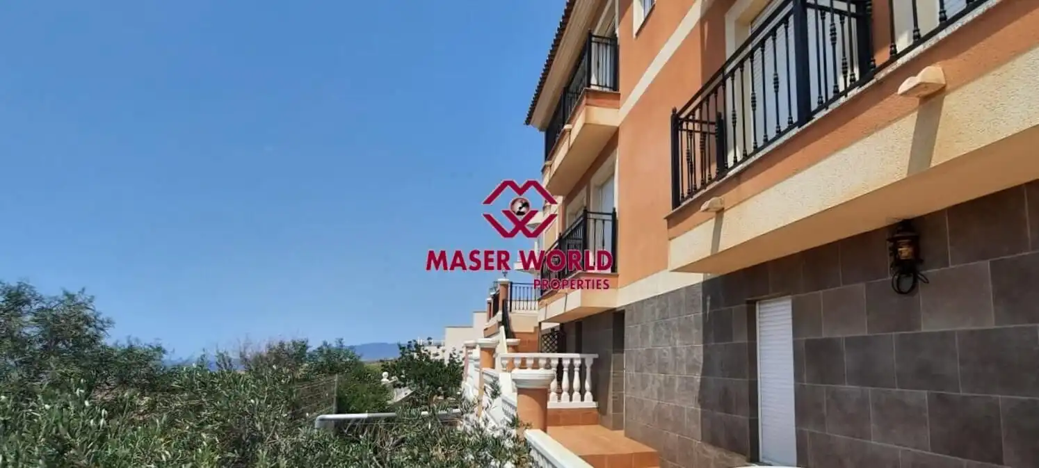 Vista exterior de Casa o xalet en venda en Mazarrón amb Jardí privat, Terrassa i Piscina