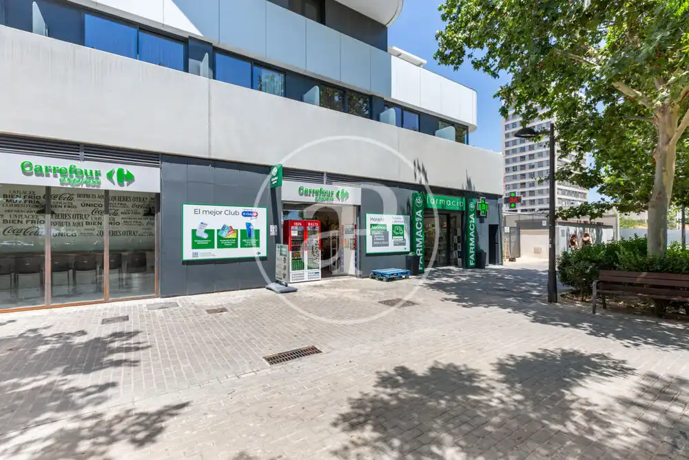 Wohnung zum Verkauf in Valencia mit Klimaanlage, Heizung und Privatgarten
