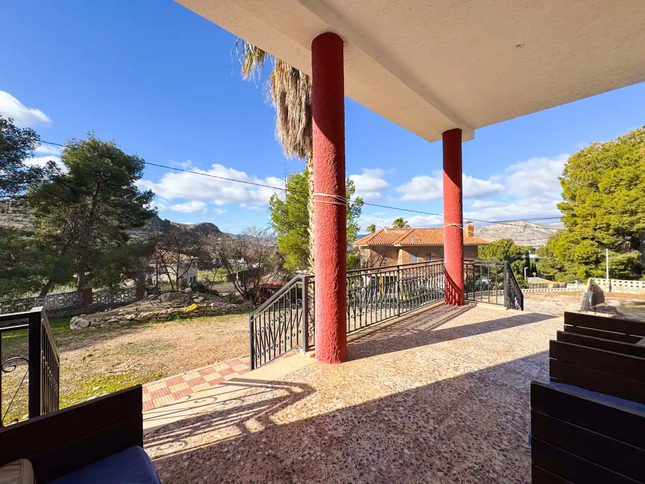 Vista exterior de Finca rústica en venda en Petrer amb Aire condicionat, Calefacció i Jardí privat