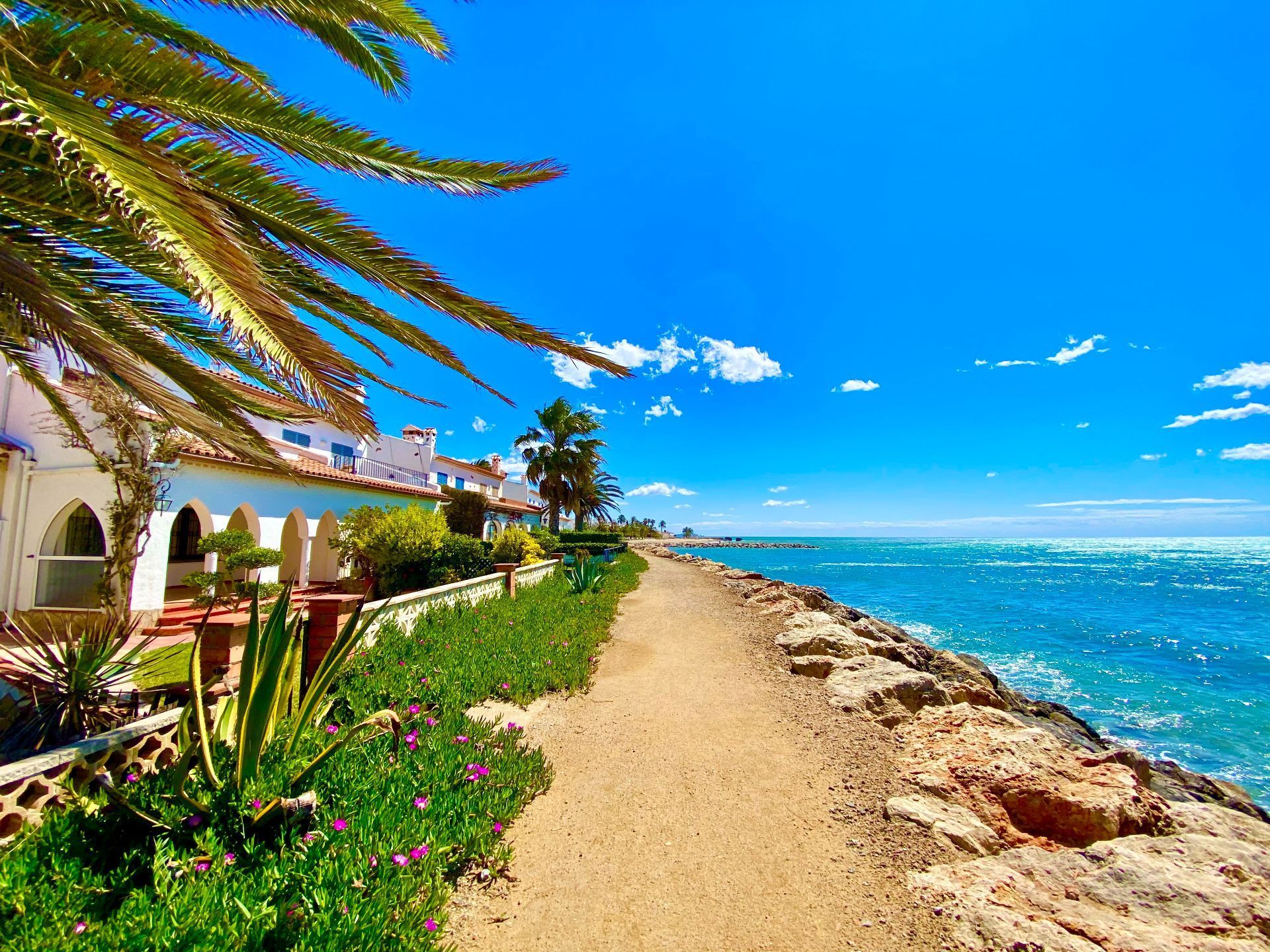 Exterior view of House or chalet for sale in Mont-roig del Camp  with Air Conditioner, Heating and Private garden