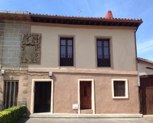 Exterior view of House or chalet for sale in Castildelgado