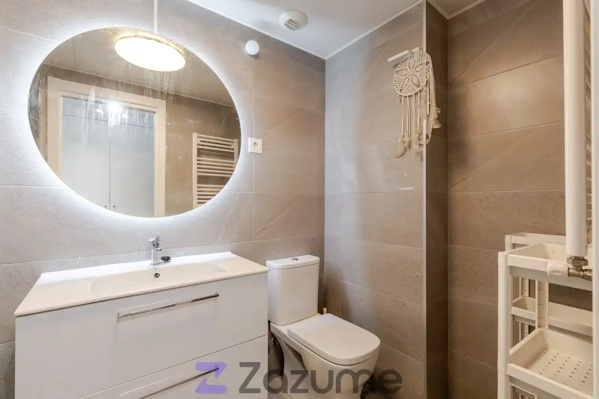 Badezimmer von Wohnung zur Miete in Madrid mit Klimaanlage, Privatgarten und Schwimmbad