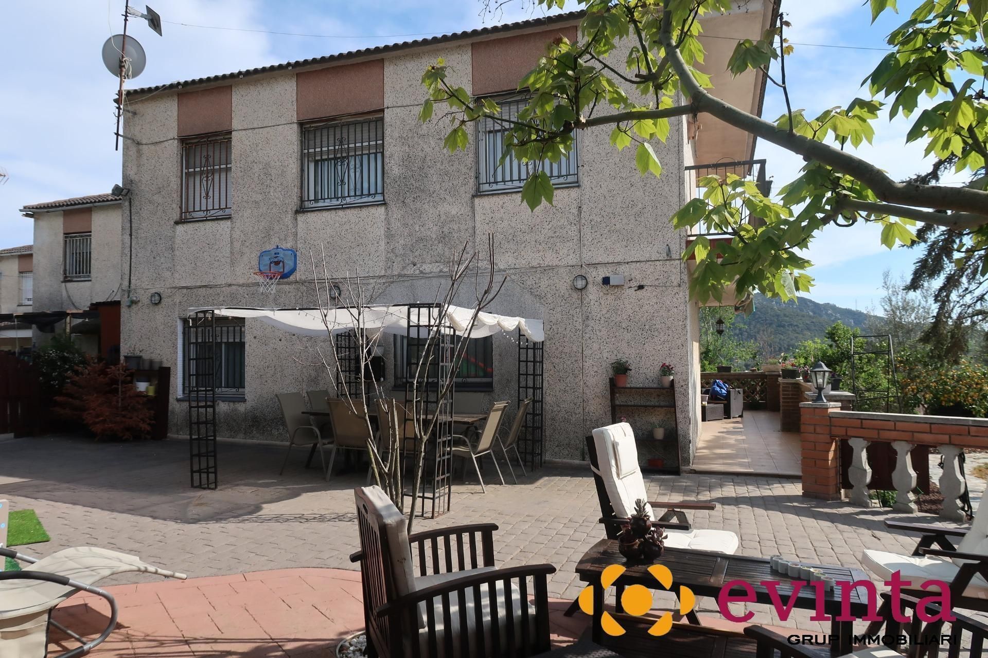 Casa adosada en venda en Vallirana amb Calefacció, Jardí privat i Terrassa