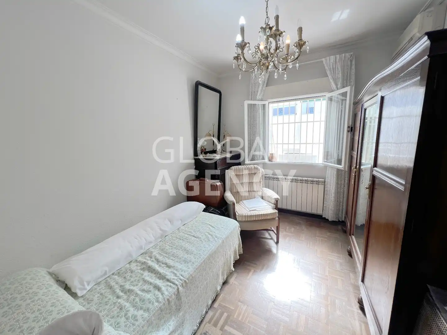 Bedroom of Attic for sale in Madrid  with Air Conditioner, Heating and Parquet flooring