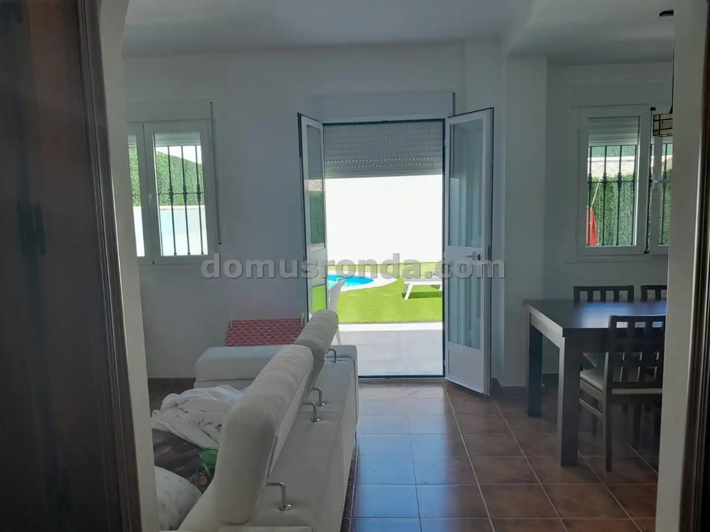 Sala de estar de Casa adosada en venta en Montejaque con Calefacción y Piscina