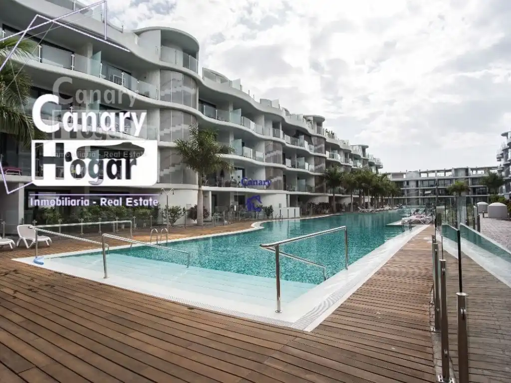 Piscina de Apartament en venda en Arona amb Aire condicionat, Calefacció i Jardí privat