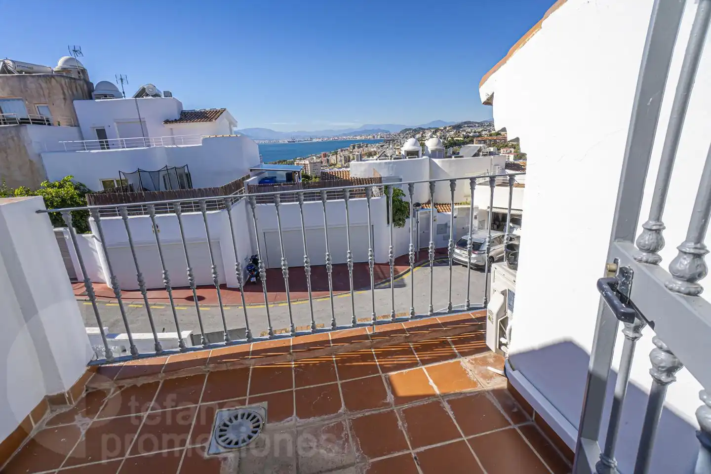 Vista exterior de Casa adosada en venda en Málaga amb Aire condicionat, Calefacció i Jardí privat