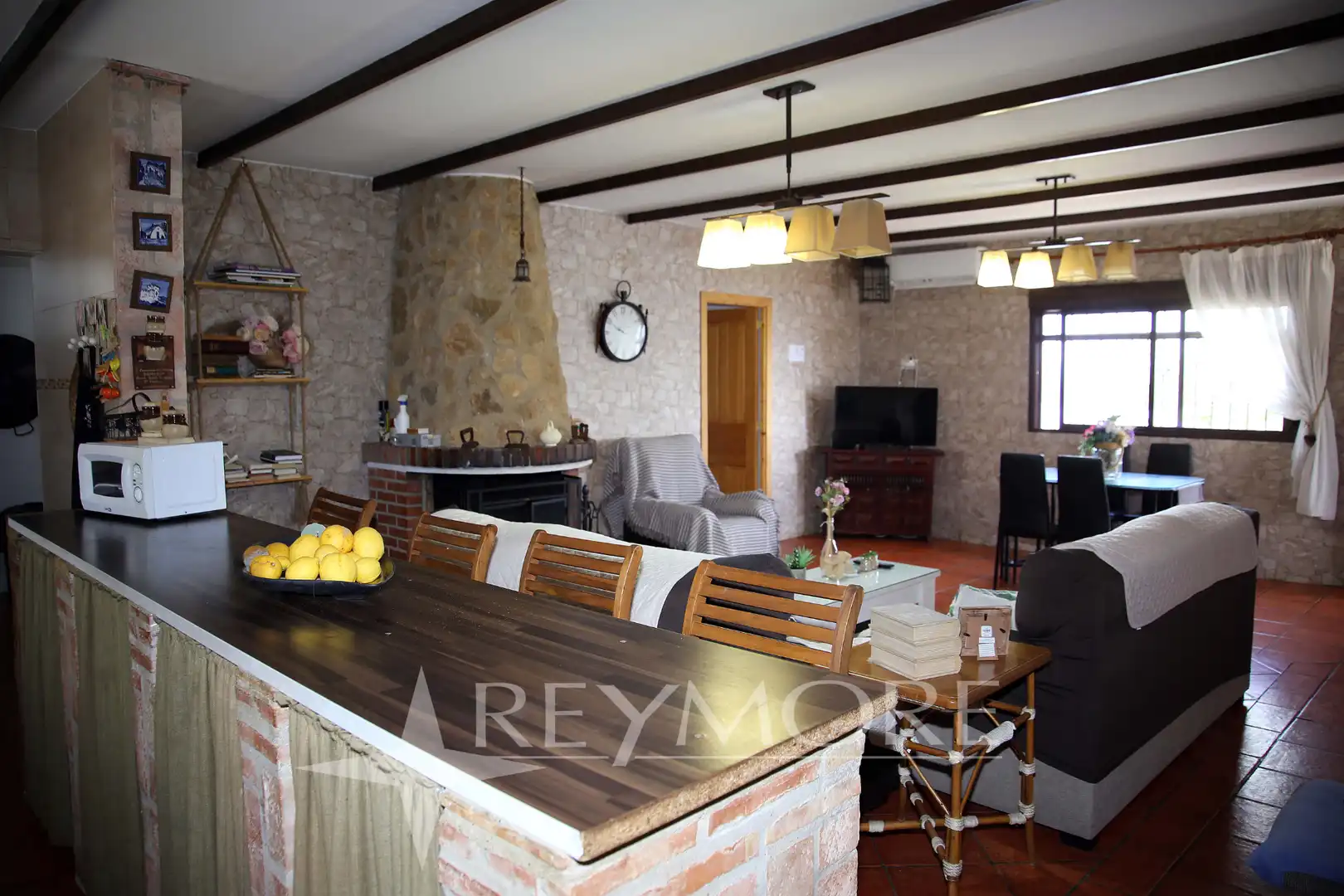 Sala de estar de Casa o chalet en venta en Almodóvar del Río con Aire acondicionado, Calefacción y Jardín privado
